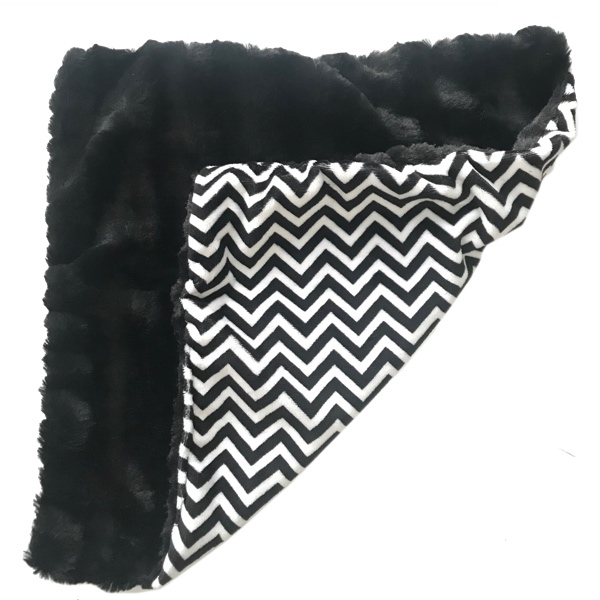 Lux Cuddle Blanket - Chevron Black/White